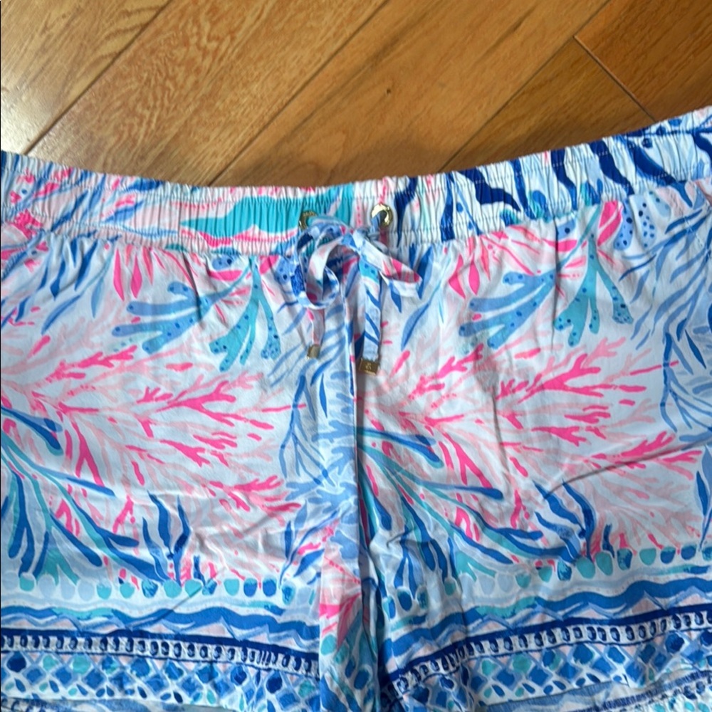 Lilly Pulitzer Colorful Floral Print Shorts - Picture 2 of 3